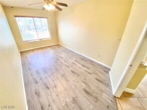 8482 Canvas Vest Ct in Las Vegas, NV - Building Photo - Building Photo