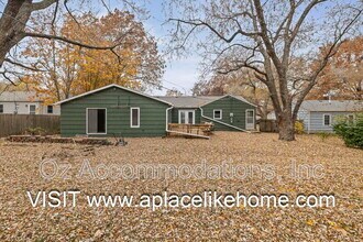 6535 Melrose Ln in Shawnee, KS - Building Photo - Building Photo