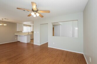 1645 Splinter Rock Way in North Las Vegas, NV - Building Photo - Building Photo