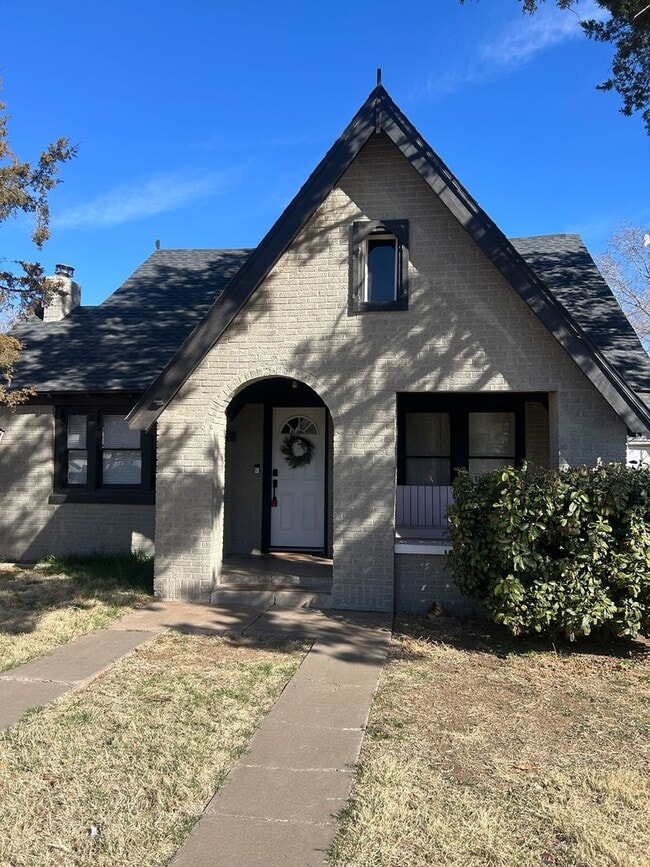 property at 2008 26th St