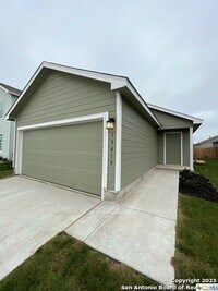 13819 Llama Pl photo'