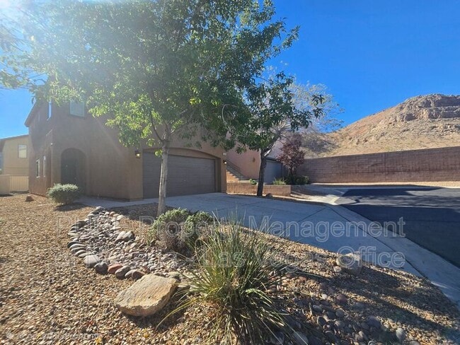 9389 Black Wolf Ave in Las Vegas, NV - Building Photo - Building Photo