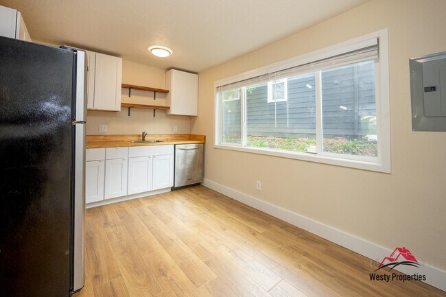 212 N Dekum St in Portland, OR - Building Photo - Building Photo