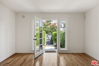 809 N Stanley Ave in Los Angeles, CA - Building Photo - Building Photo