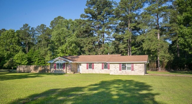 109 Thomas Dr in Leesville, LA - Building Photo - Building Photo