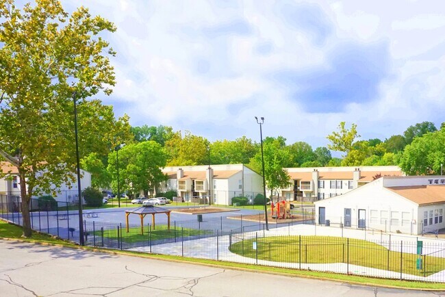 Annies Townhomes- 1 Month Free! in Memphis, TN - Building Photo - Building Photo
