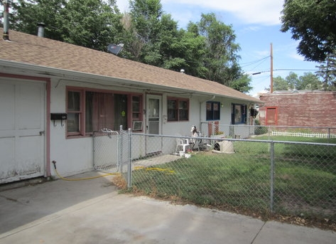 300 W Walnut St in Fort Morgan, CO - Foto de edificio