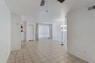 11640 N 51st Ave in Glendale, AZ - Building Photo - Building Photo