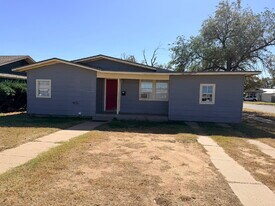 4923 35th St in Lubbock, TX - Building Photo