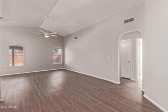 8651 N 107th Dr in Peoria, AZ - Building Photo - Building Photo