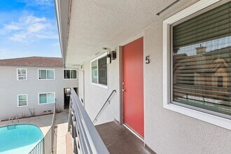 Huntington Villas in South Pasadena, CA - Foto de edificio - Building Photo