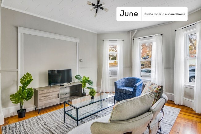 Room in Shared 3 bed/1 bath home, Unit C in Somerville, MA - Building Photo - Building Photo
