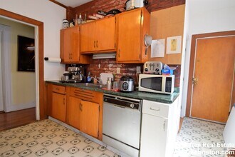 16 Dighton St, Unit 2 in Boston, MA - Foto de edificio - Building Photo