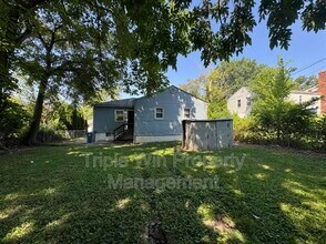 220 Superior Dr in Ferguson, MO - Building Photo - Building Photo