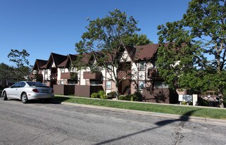 London Park in Overland Park, KS - Building Photo