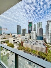 141 NE 2nd St, Unit 701 in Miami, FL - Building Photo - Building Photo