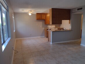 220 Floyd Ave, Unit A in Modesto, CA - Building Photo - Building Photo