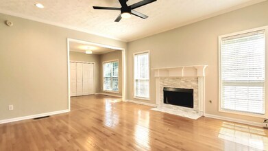25 Cherrystone Walk in Suwanee, GA - Building Photo - Building Photo
