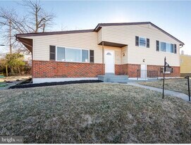 3327 Essex Rd in Baltimore, MD - Building Photo