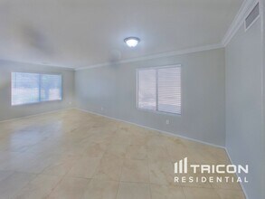 7713 S 47th Ln in Phoenix, AZ - Building Photo - Building Photo