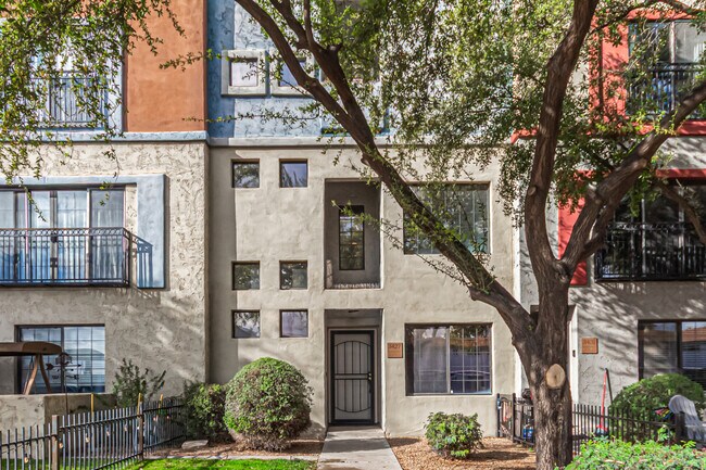 3427 E Lance Ln in Phoenix, AZ - Foto de edificio - Building Photo