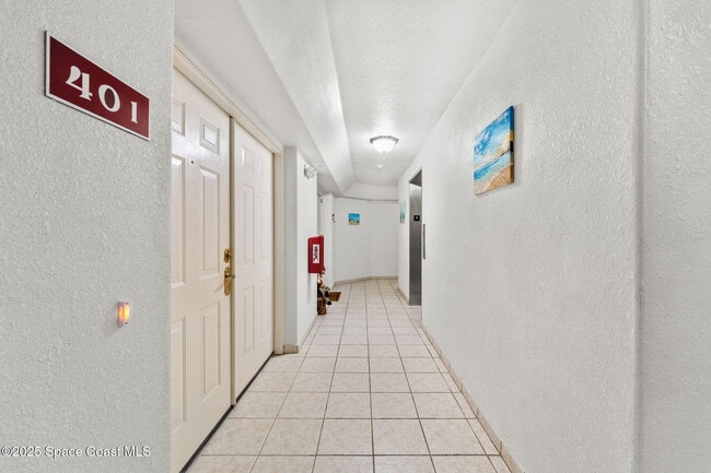 821 Del Rio Way in Merritt Island, FL - Foto de edificio - Building Photo