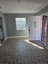 4010-4014 Rockwood St, Unit 0.75 in Los Angeles, CA - Building Photo - Building Photo