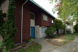 The Chalet in Seattle, WA - Foto de edificio - Building Photo