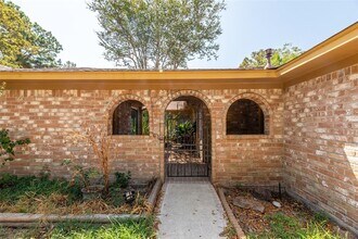 102 Butlers Ct in Conroe, TX - Building Photo - Building Photo
