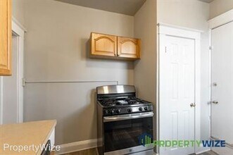 810 Brooks Ln in Baltimore, MD - Foto de edificio - Building Photo