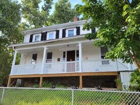 27 Phebe St, Unit 1st Floor in Woonsocket, RI - Building Photo