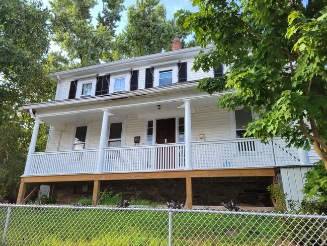 27 Phebe St, Unit 1st Floor