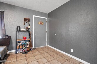 5516 Fairbanks Dr in El Paso, TX - Building Photo - Building Photo