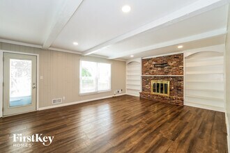 10233 Caenen Dr in Lenexa, KS - Building Photo - Building Photo