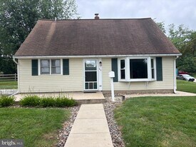 64 Valley Rd in Phoenixville, PA - Building Photo