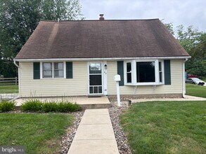 64 Valley Rd in Phoenixville, PA - Building Photo - Building Photo