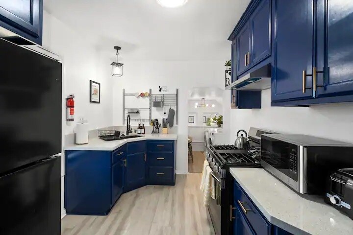 154 E Plymouth St in Long Beach, CA - Building Photo