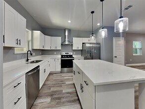 633 Helena Ave in Dallas, TX - Building Photo - Building Photo