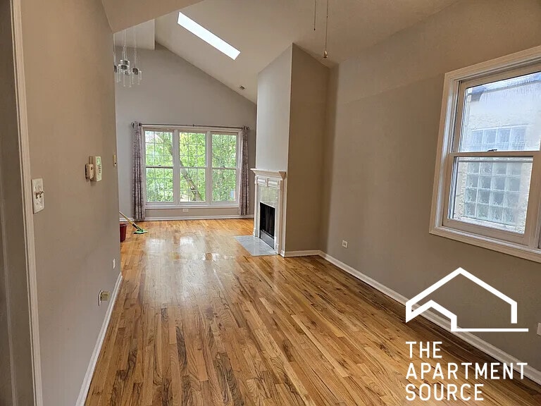 842 N Wood St, Unit 3f in Chicago, IL - Foto de edificio