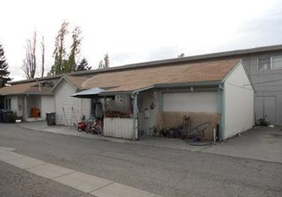 455 S E St in Santa Rosa, CA - Building Photo - Building Photo