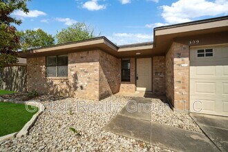 309 Meadow Dr in Marion, TX - Building Photo - Building Photo