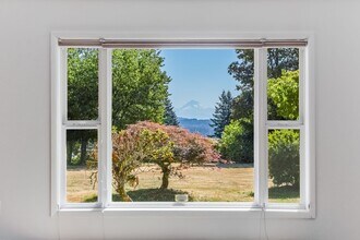 15035 SE Monner Rd in Happy Valley, OR - Building Photo - Building Photo