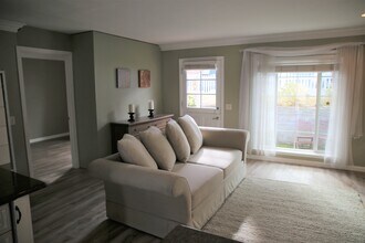 2011 Rockefeller Ln, Unit Front in Redondo Beach, CA - Building Photo - Building Photo