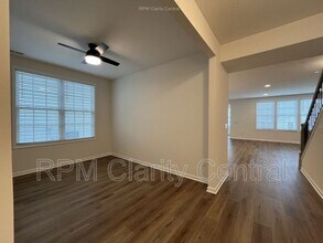6381 Calloway Sq E in New Albany, OH - Building Photo - Building Photo