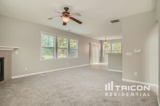 8122 Valley Ridge Dr in Union City, GA - Building Photo - Building Photo