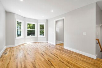 6129 N Ravenswood Ave in Chicago, IL - Building Photo - Building Photo