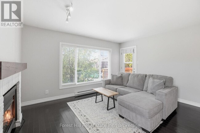 23 Dawson Dr in Collingwood, ON - Building Photo - Building Photo
