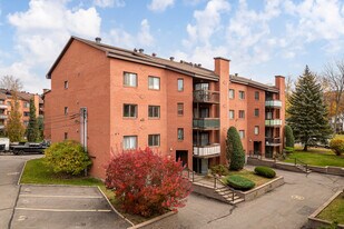 1390 Hyman Blvd in Montréal, QC - Building Photo