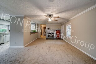 53 Black Rd NE in White, GA - Building Photo