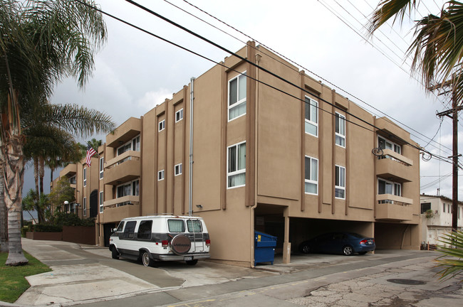 Lincoln Apartments in San Diego, CA - Building Photo - Building Photo